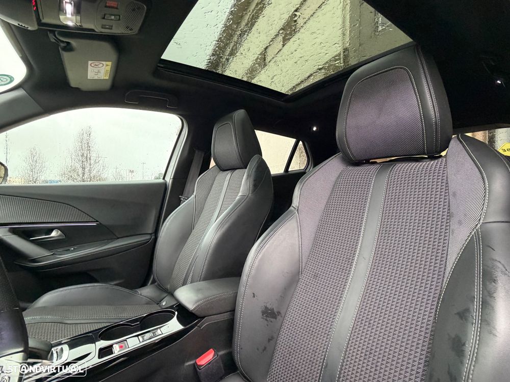 Peugeot e-2008 GT Pack - 8