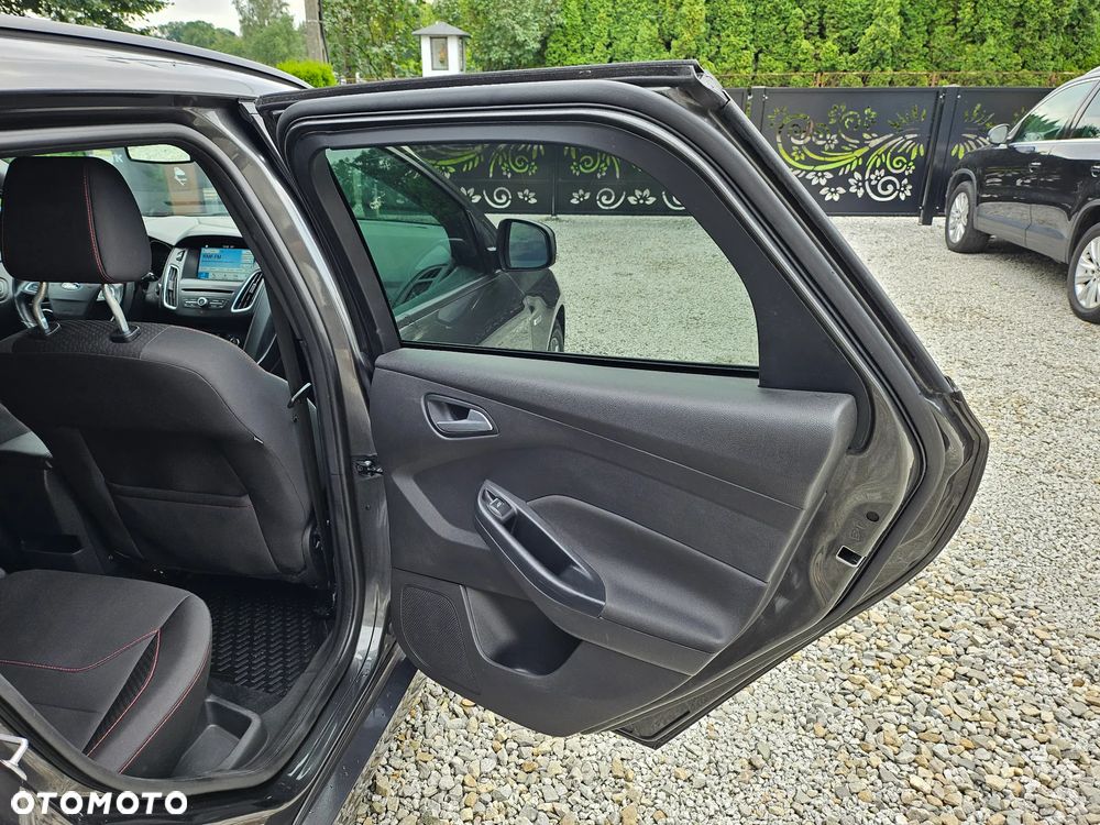 Ford Focus 1.5 EcoBoost ST-Line Business - 28