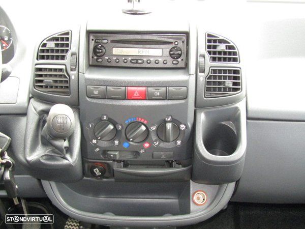 CI International Elliot Cama francesa e duche separado - 26