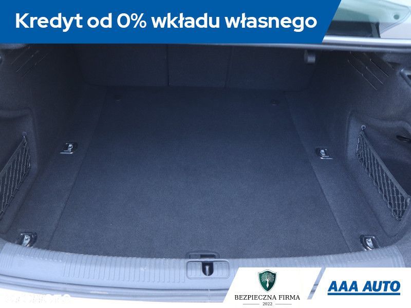 Audi A4 Limousine - 14