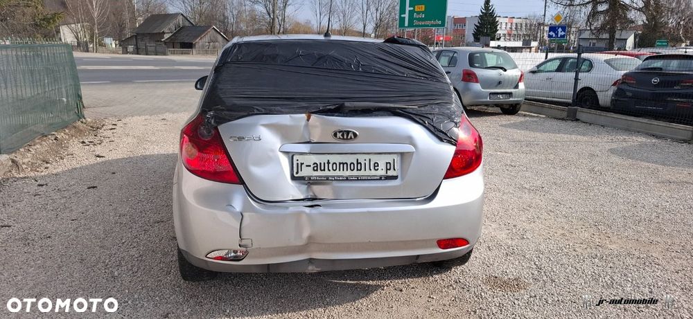 Kia Ceed - 9
