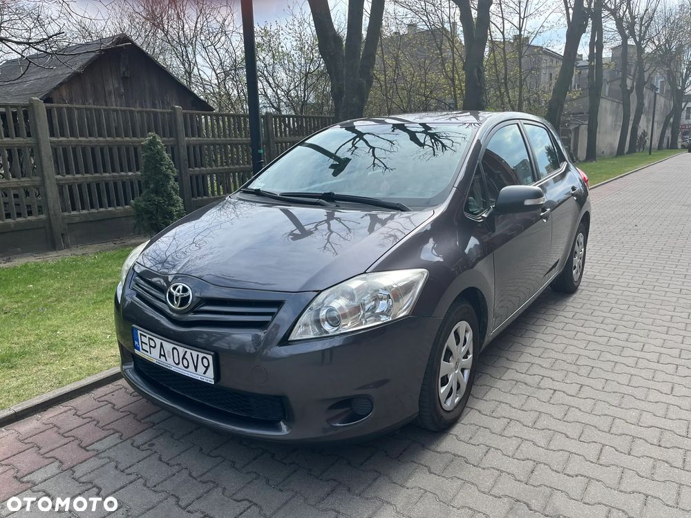 Toyota Auris - 1