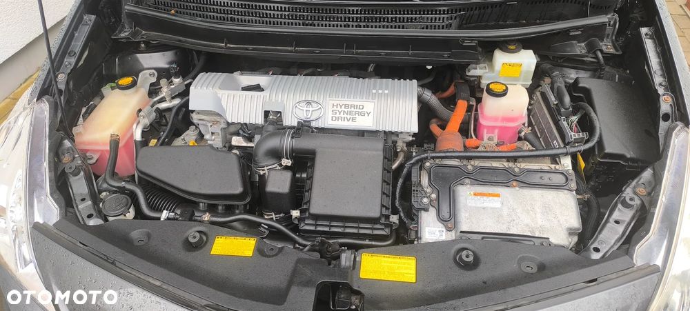 Toyota Prius+ (Hybrid) - 13