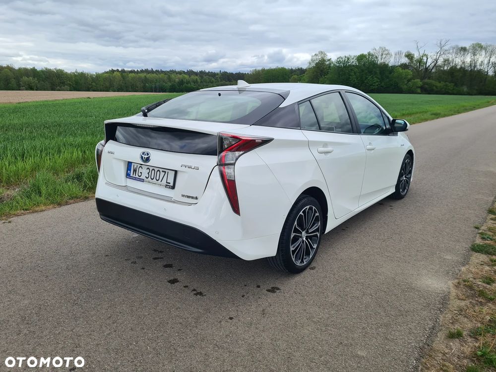 Toyota Prius Hybrid Executive - 6