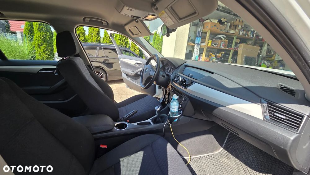 BMW X1 sDrive18i - 9