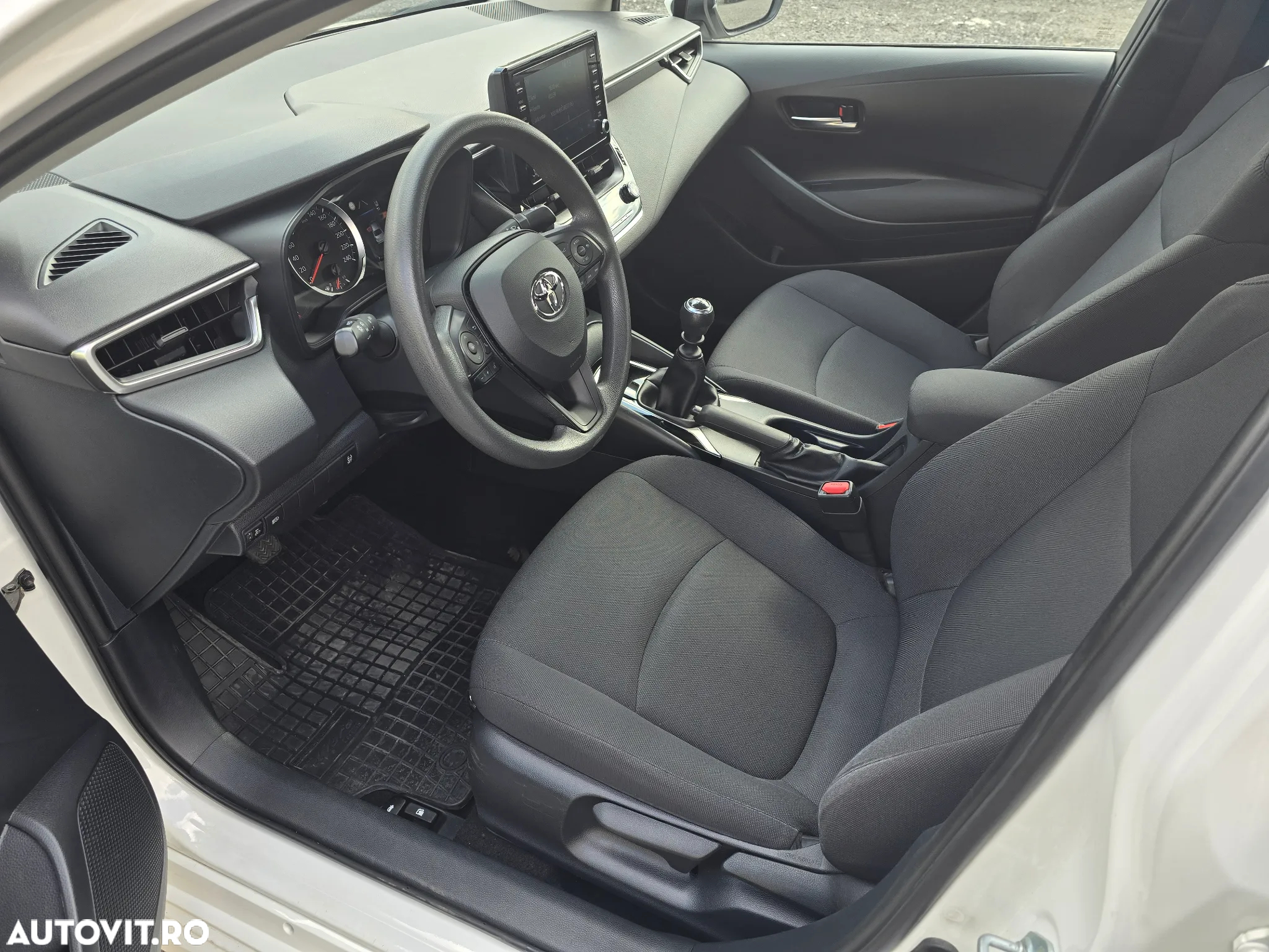 Toyota Corolla - 12