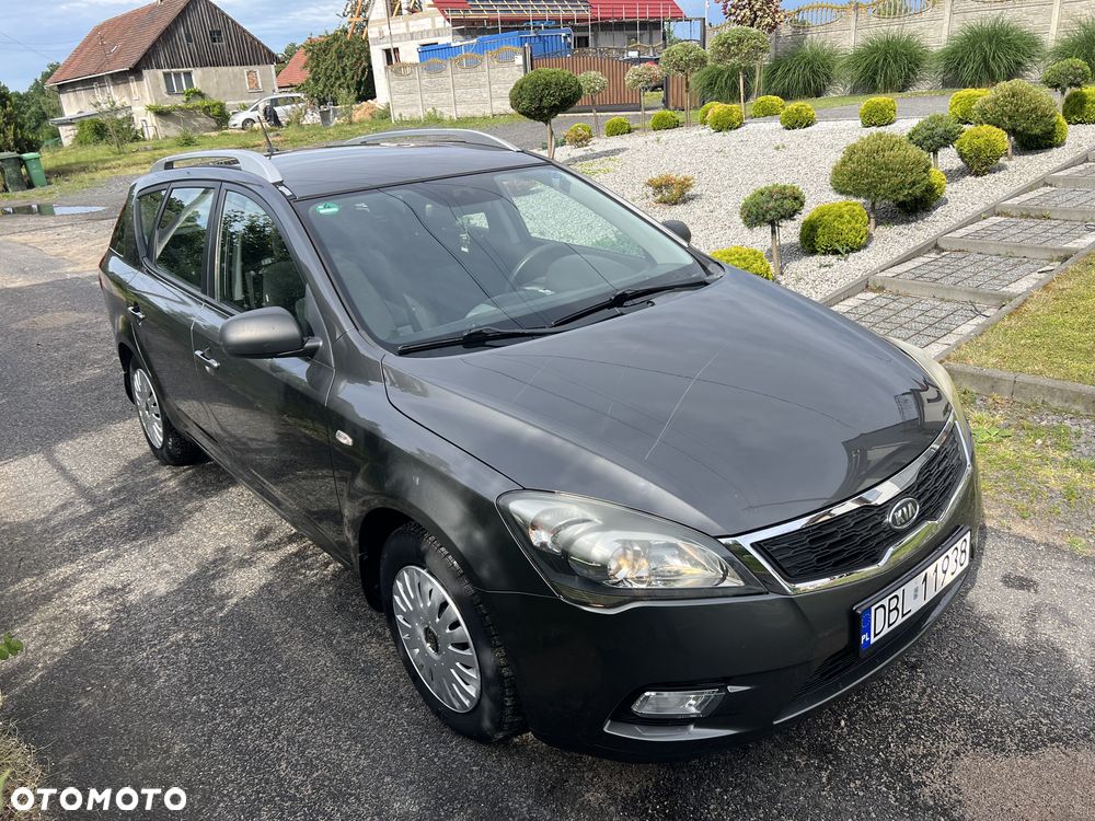 Kia Ceed 1.4 L - 9