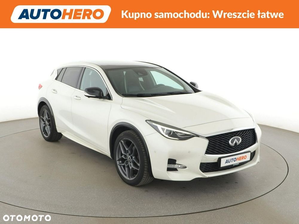 Infiniti Q30 1.6t DCT Sport - 11