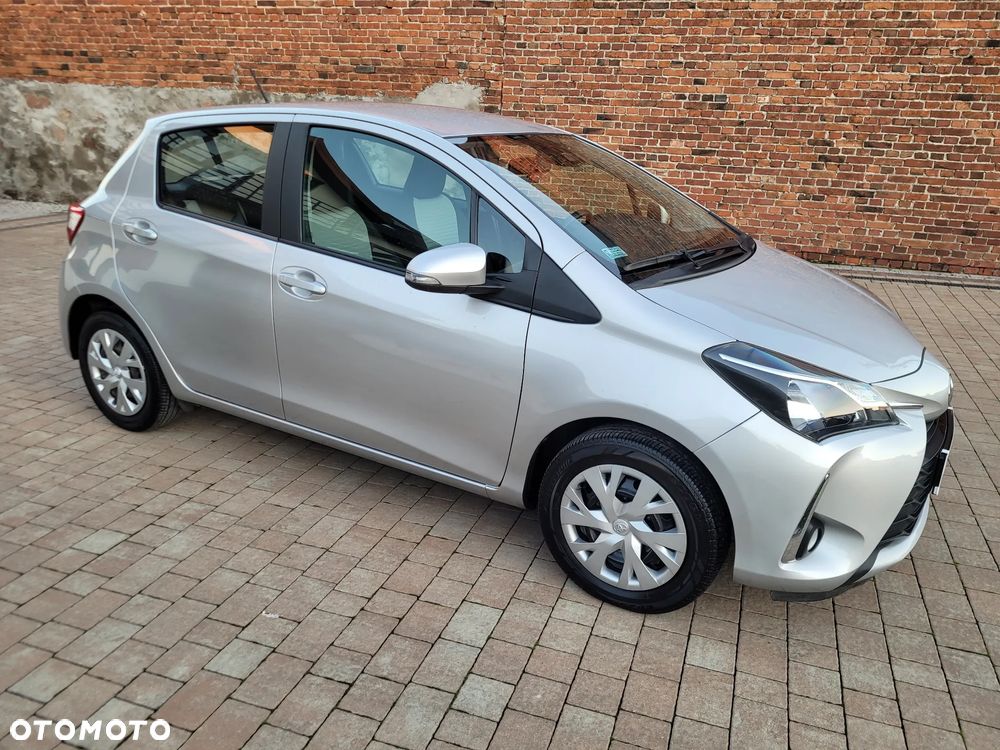 Toyota Yaris 1.5 Premium - 6