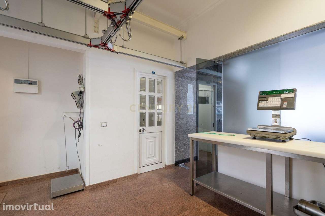 Loja Moderna em Lousã - Arrendamento - Grande imagem: 4/53