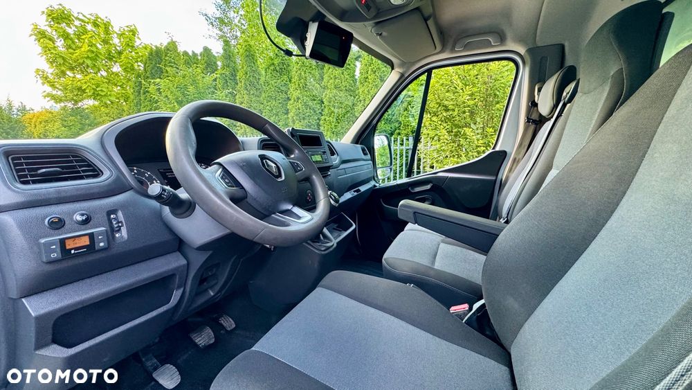Renault Renault Master kontener Rampa Izoterma najazd WINDA 3 miejsca izolowany budka na rama 6EP 8EP - 17