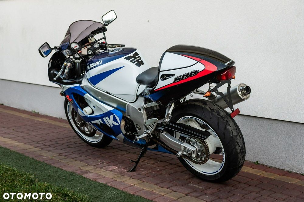 Suzuki GSX-R - 4