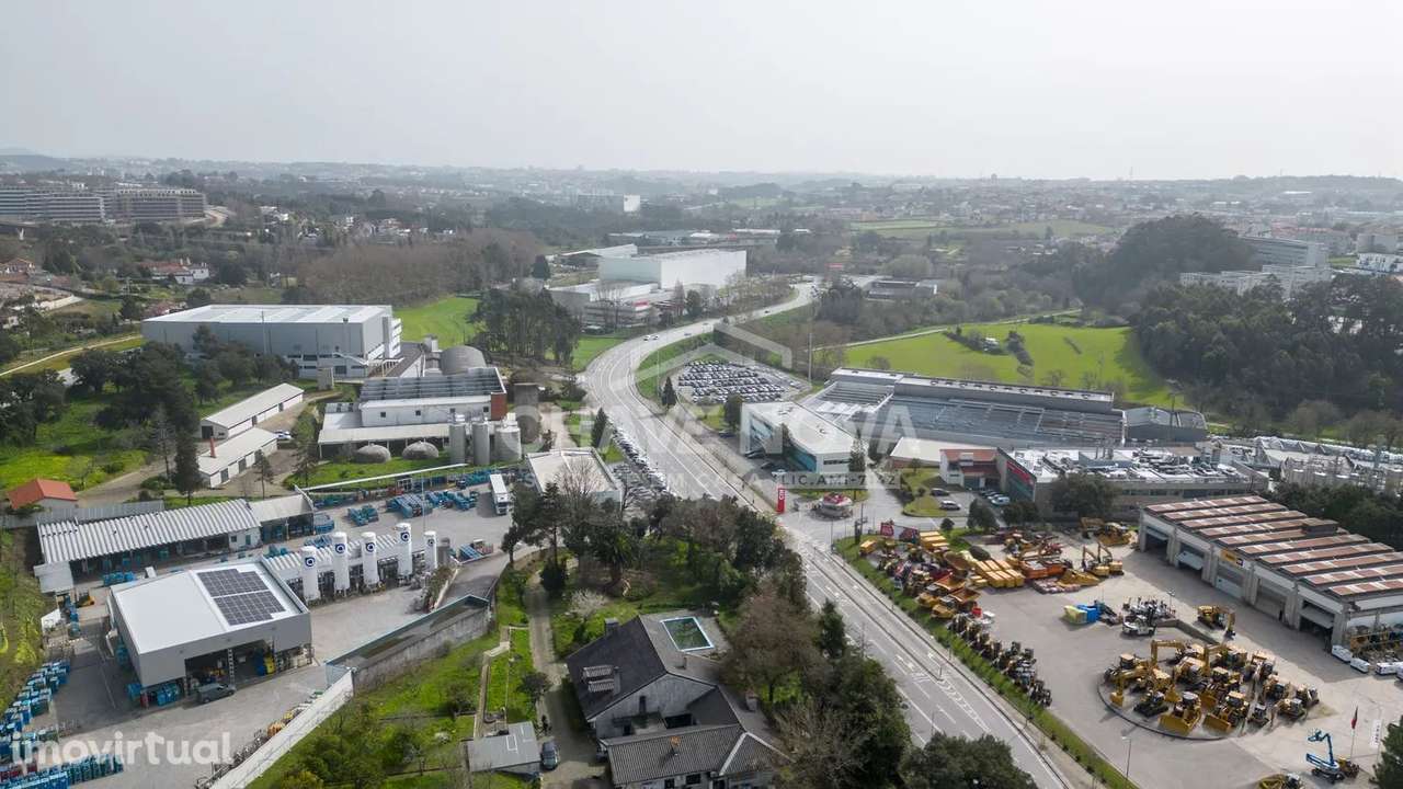 Prédio de Escritórios situado na Maia - Grande imagem: 2/18