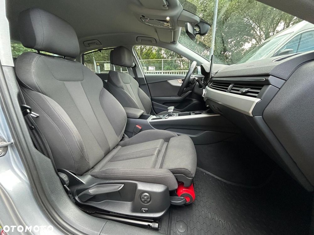 Audi A4 Limousine - 16