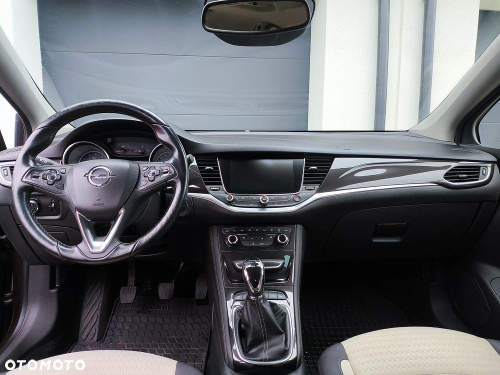 Opel Astra 1.0 T 120 Lat S&S - 23