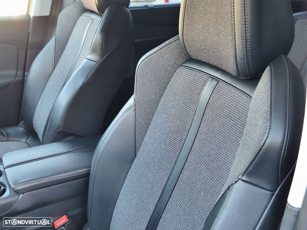Peugeot 5008 1.2 PureTech Allure Pack EAT8 - 9