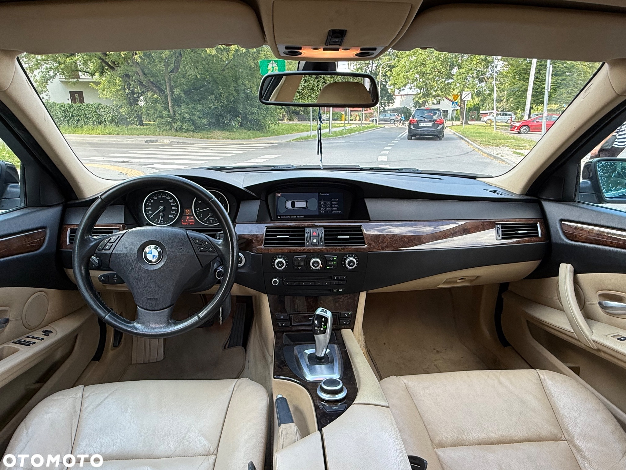 BMW Seria 5 525i xDrive Edition Exclusive - 6