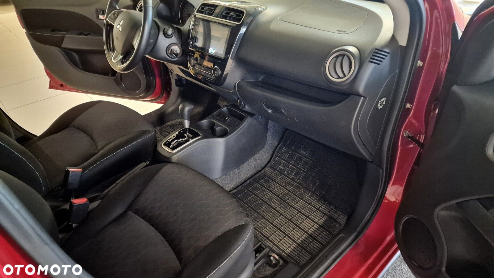 Mitsubishi Space Star 1.2 AS&G Instyle CVT - 13