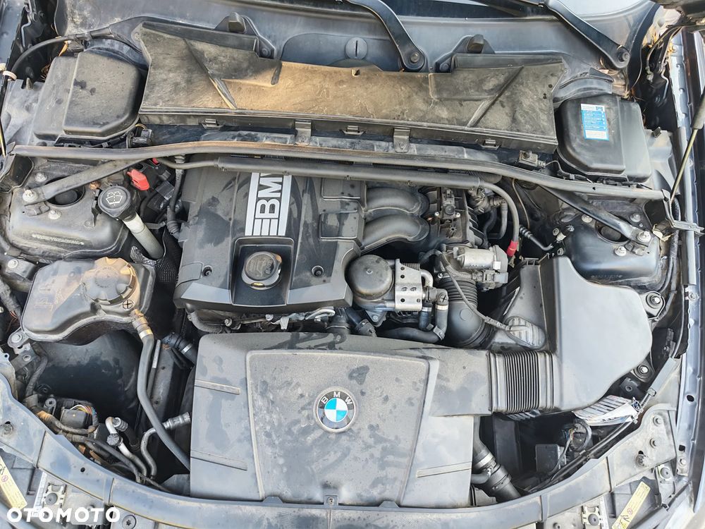 BMW Seria 3 318i - 15