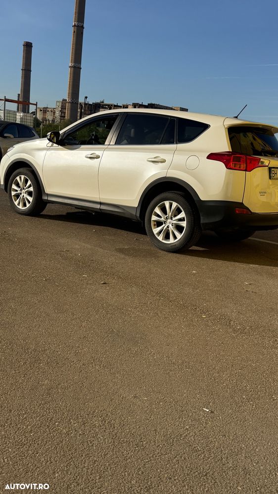Toyota RAV4 2.2 D-4D 4x4 Automatik Edition - 3