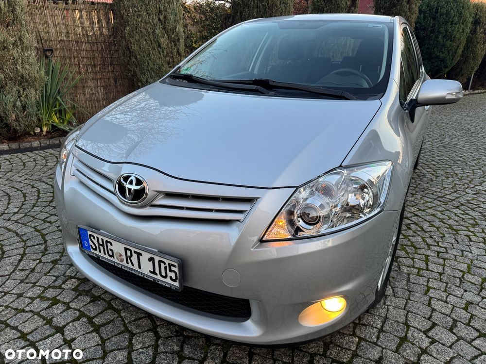 Toyota Auris 1.6 Valvematic Executive - 16