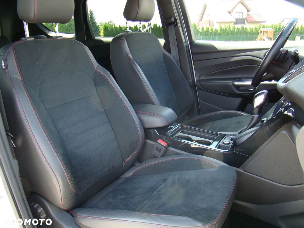 Ford Kuga 2.0 EcoBoost 4x4 ST-Line - 25