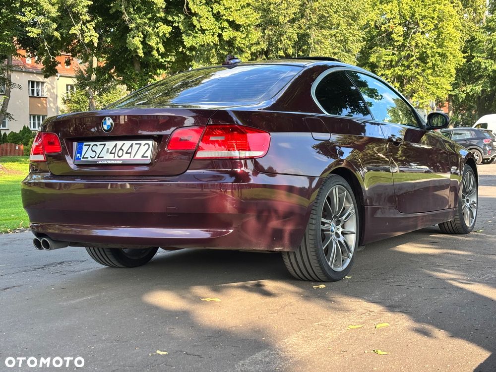 BMW Seria 3 325xi Coupe - 4