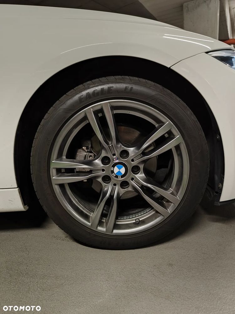 BMW Seria 3 330i Sport Line Sport - 28