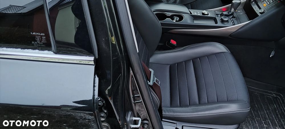 Lexus IS 300h Black - 3