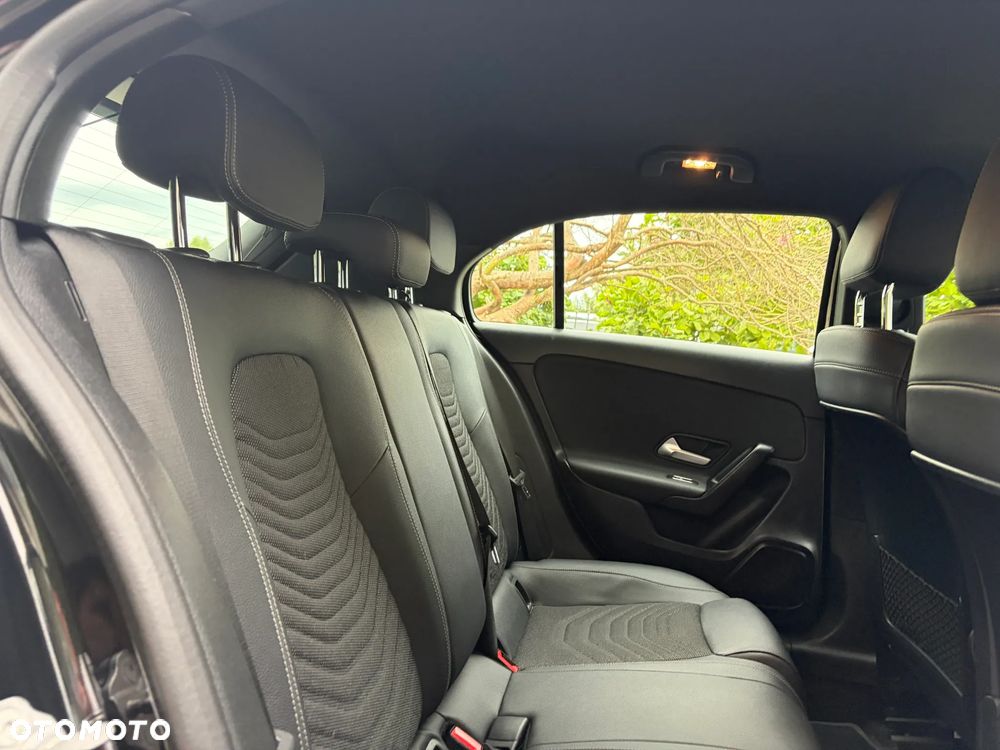 Mercedes-Benz Klasa A 180 Style 7G-DCT - 12
