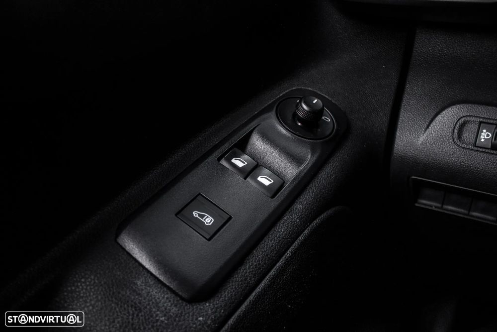 Peugeot Partner BlueHDi 100 - 17