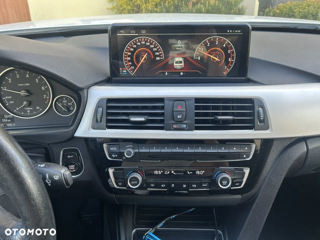 BMW Seria 3 318i Sport Line - 36