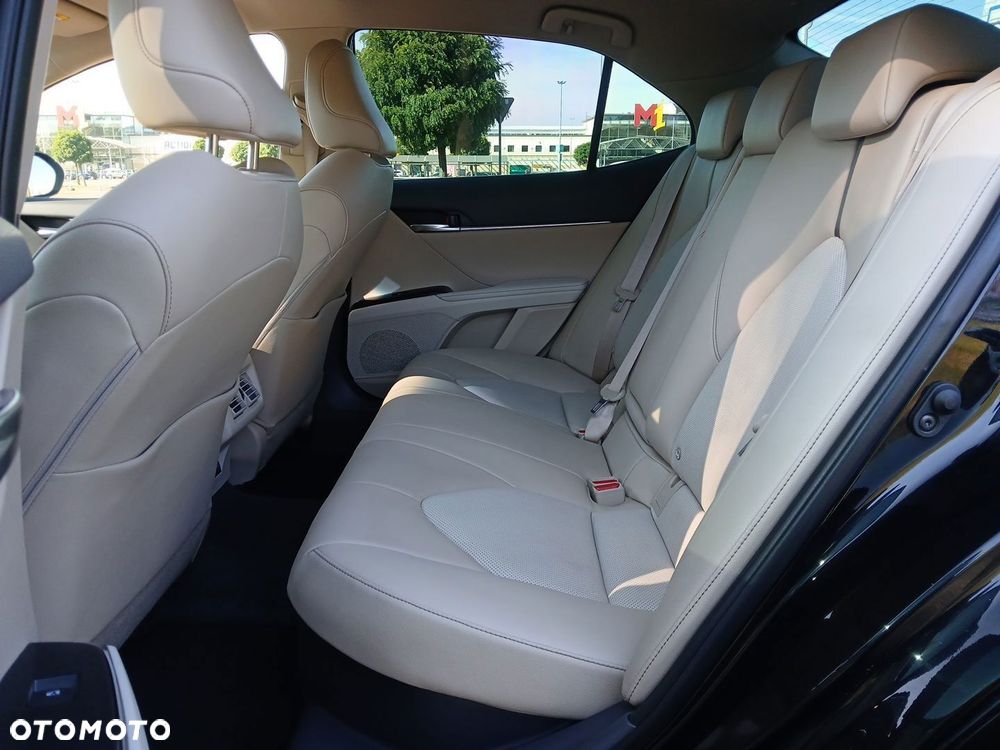 Toyota Camry 2.5 Hybrid Executive CVT - 16