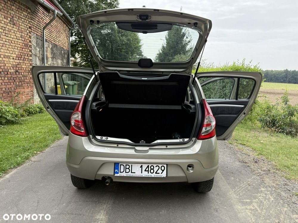 Dacia Sandero 1.2 16V 75 Celebration - 18