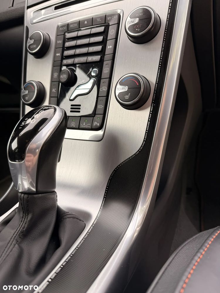 Volvo XC 60 - 24
