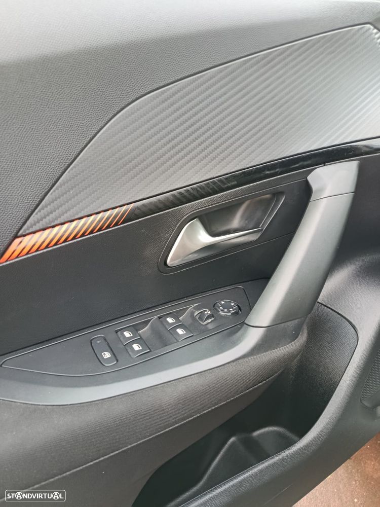 Peugeot 2008 1.2 PureTech Allure EAT6 - 6