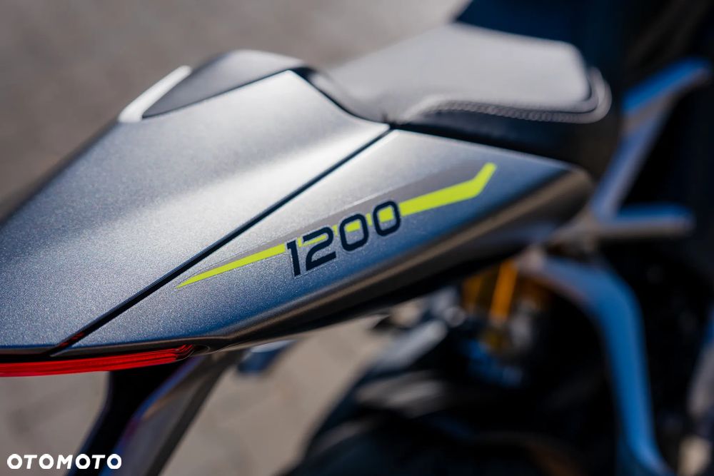Triumph Speed Triple - 16