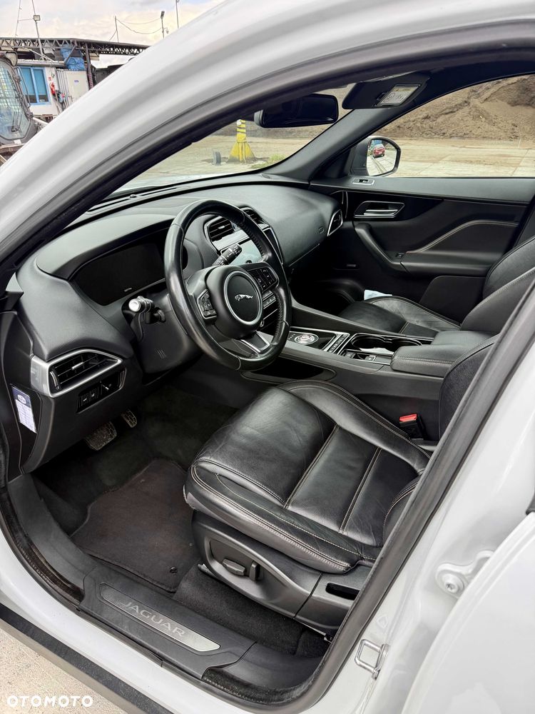 Jaguar F-Pace - 9
