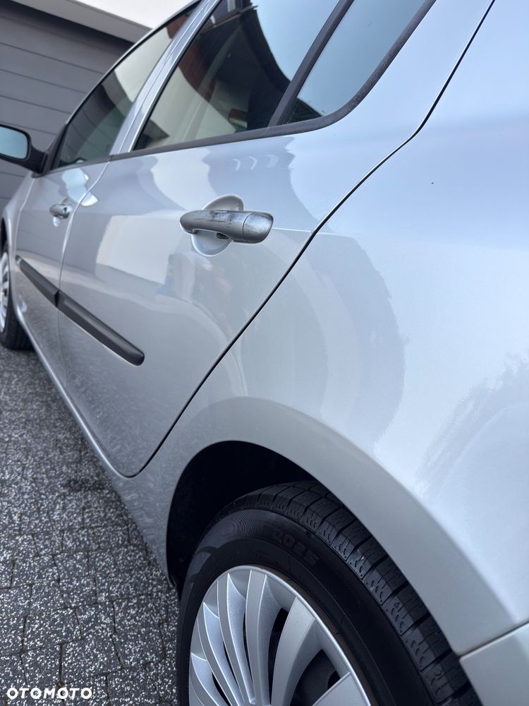 Renault Clio 1.2 16V All Inclusive - 16