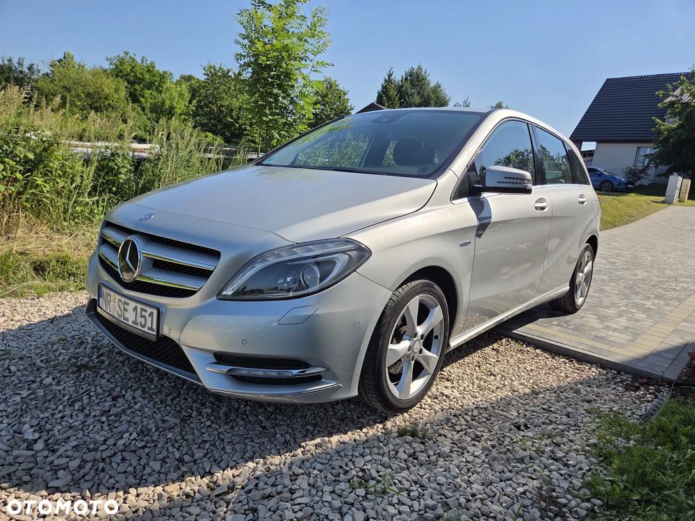 Mercedes-Benz Klasa B 180 BlueEFFICIENCY Edition Style - 4