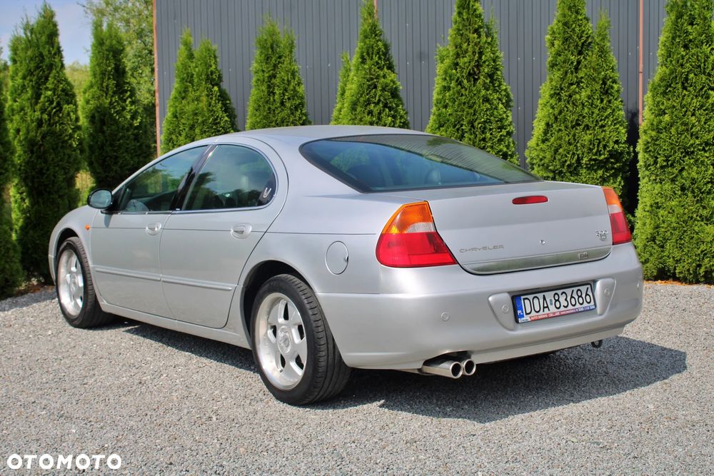 Chrysler 300M - 17
