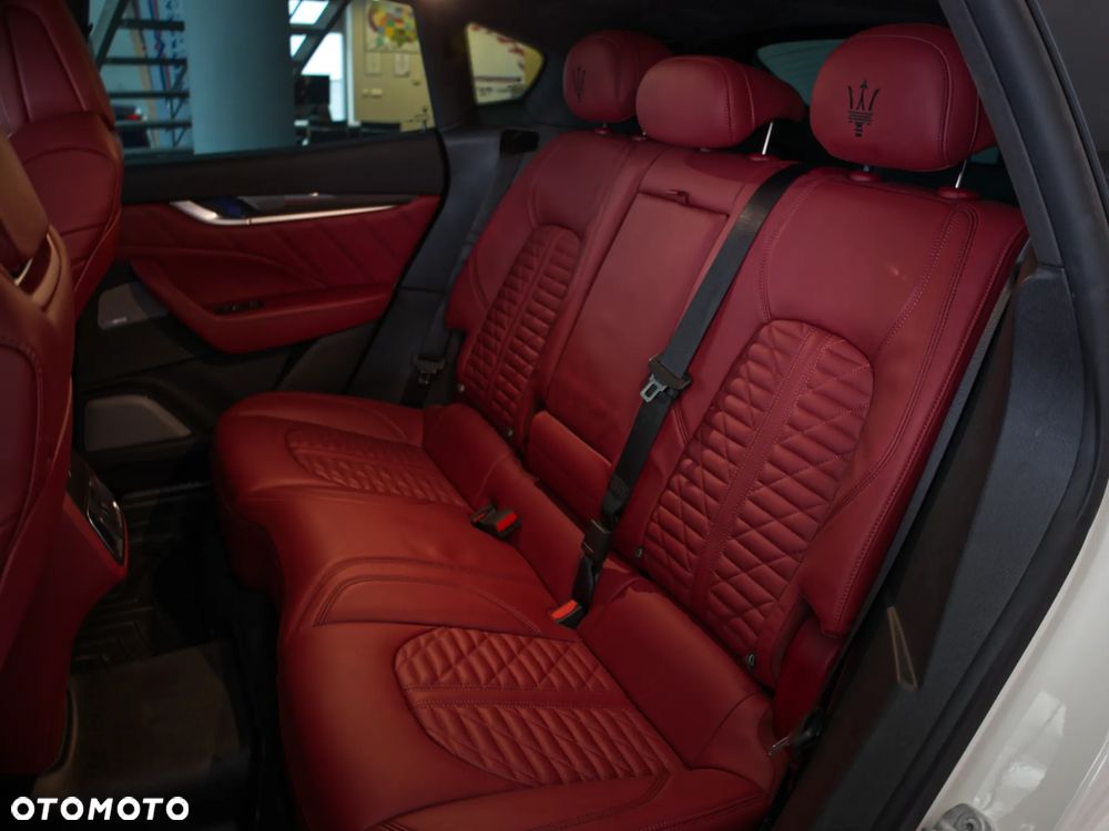 Maserati Levante S Q4 GranSport - 12