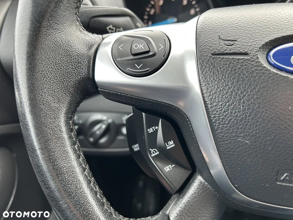 Ford Kuga - 26