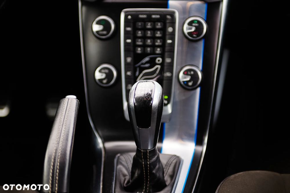 Volvo V40 D2 RDesign - 19