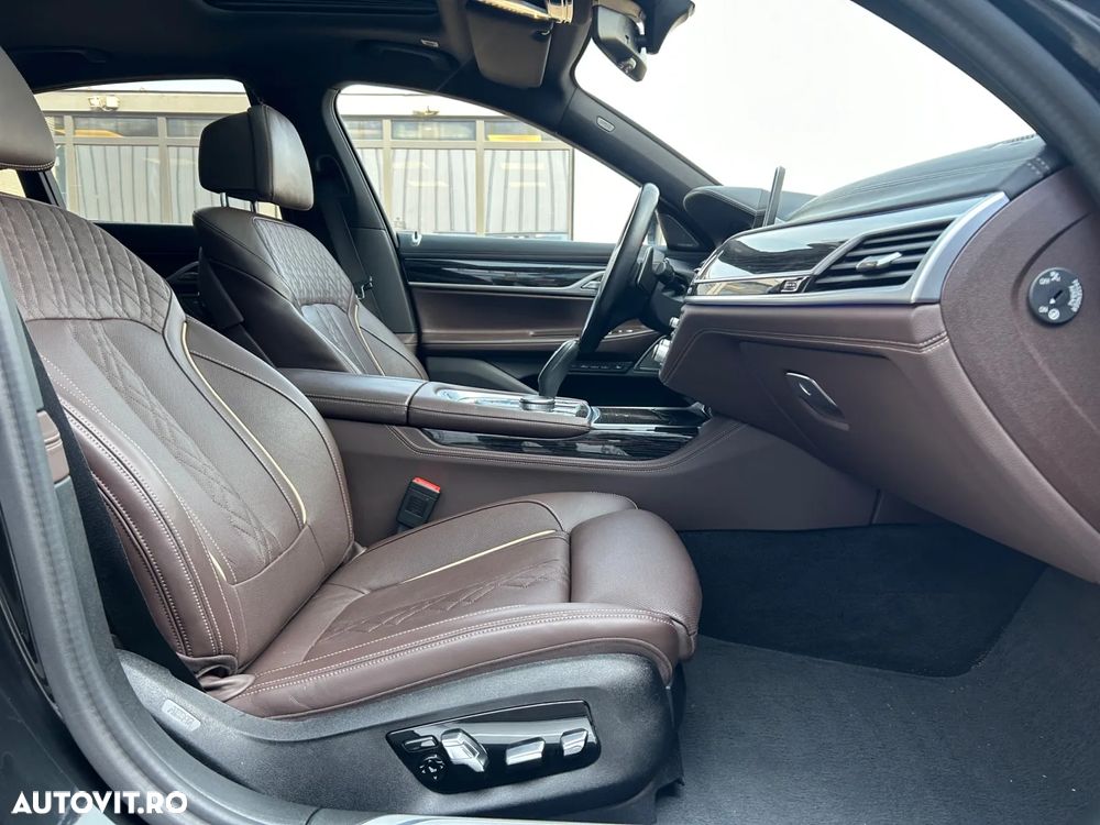 BMW Seria 7 750i xDrive - 15