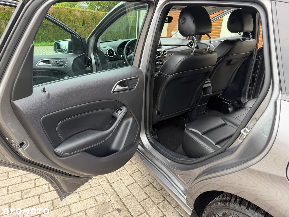 Mercedes-Benz Klasa B 180 7G-DCT Edition - 13