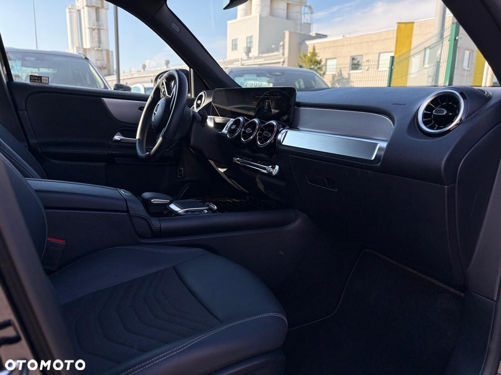 Mercedes-Benz GLB 200 7G-DCT - 10