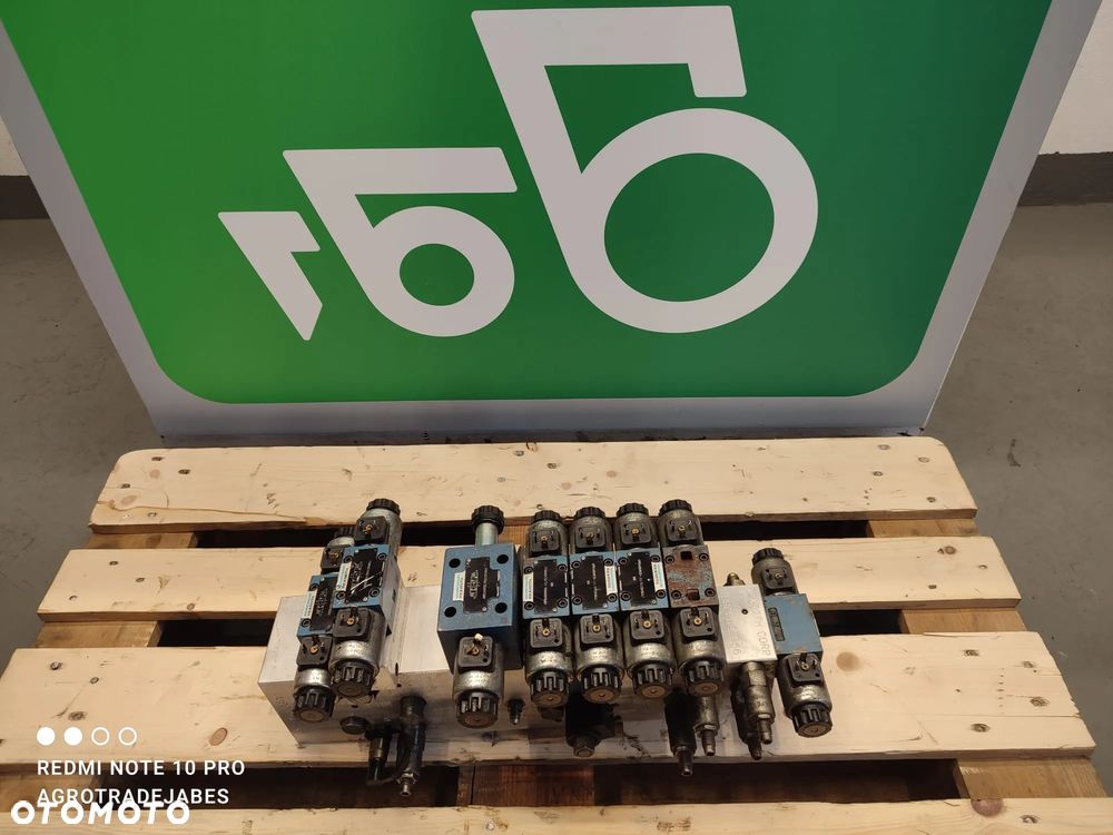 Blok hydrauliczny Rexroth  US00905465  Merlo Roto - 1