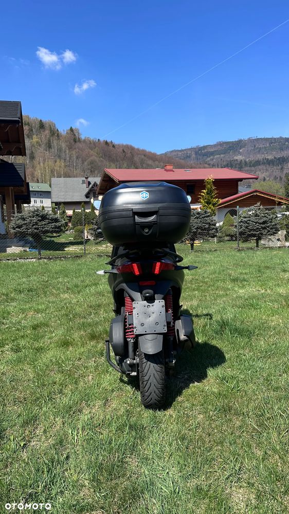 Piaggio MP-3 - 9