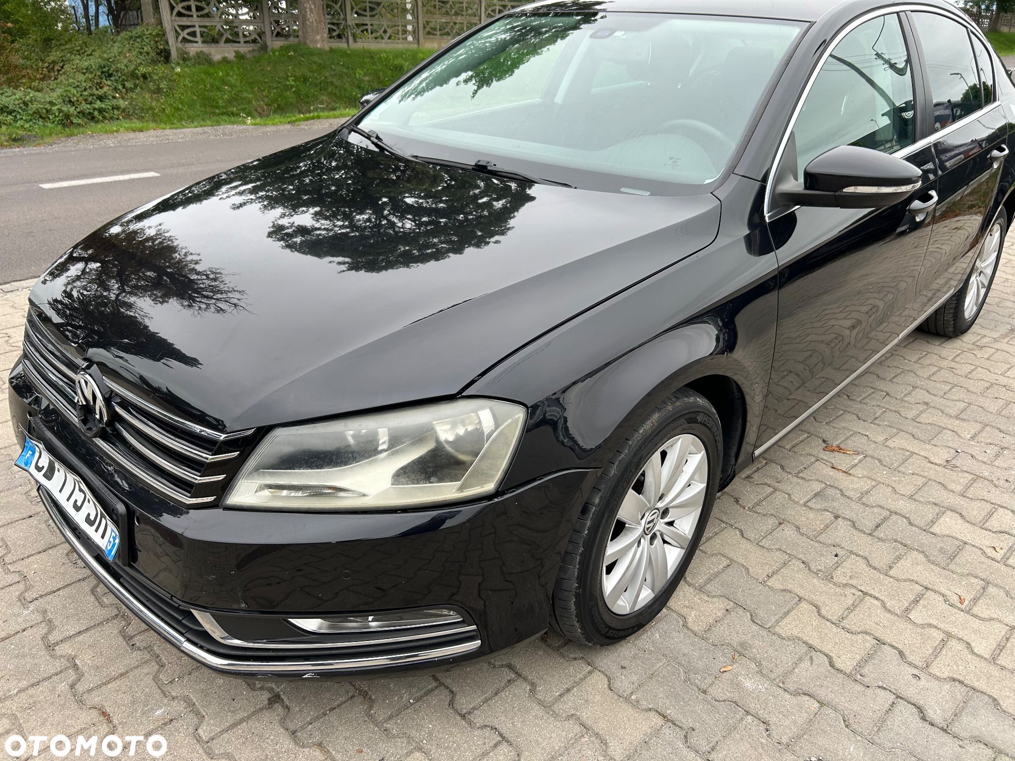 Volkswagen Passat - 1